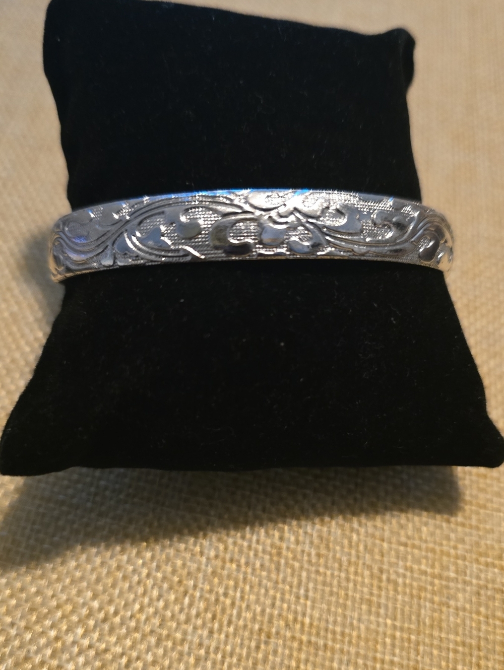 Elegant Silver Floral Engraved Bangle Bracelet
